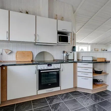 Gustava - 700m From The Sea By Interhome *