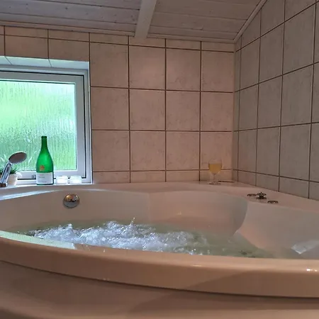 Gustava - 700m From The Sea By Interhome Nedre Lysabild