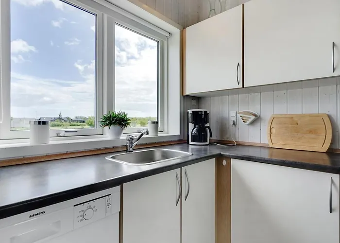 Gustava - 700m From The Sea By Interhome