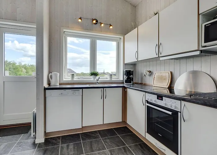 Holiday home Gustava - 700m From The Sea By Interhome